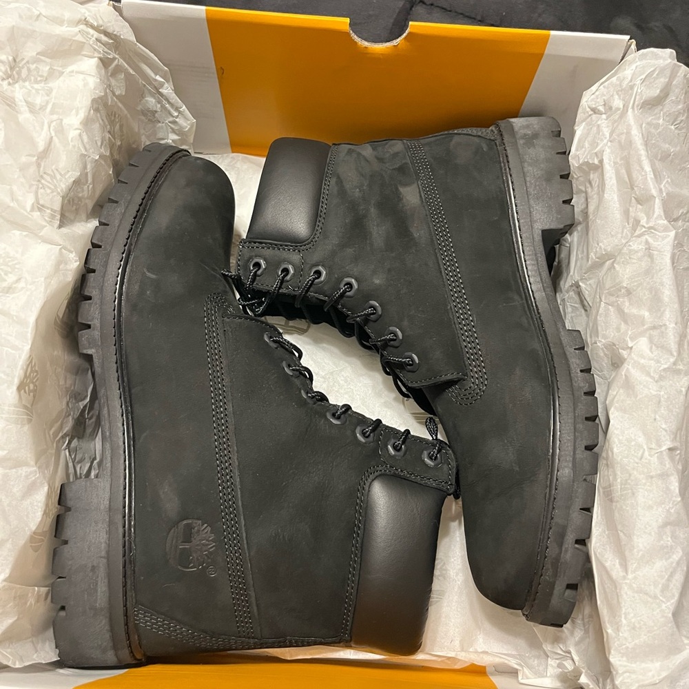 Mens Timberland premium 6 inch Black Nubuck boots. Size 9.5